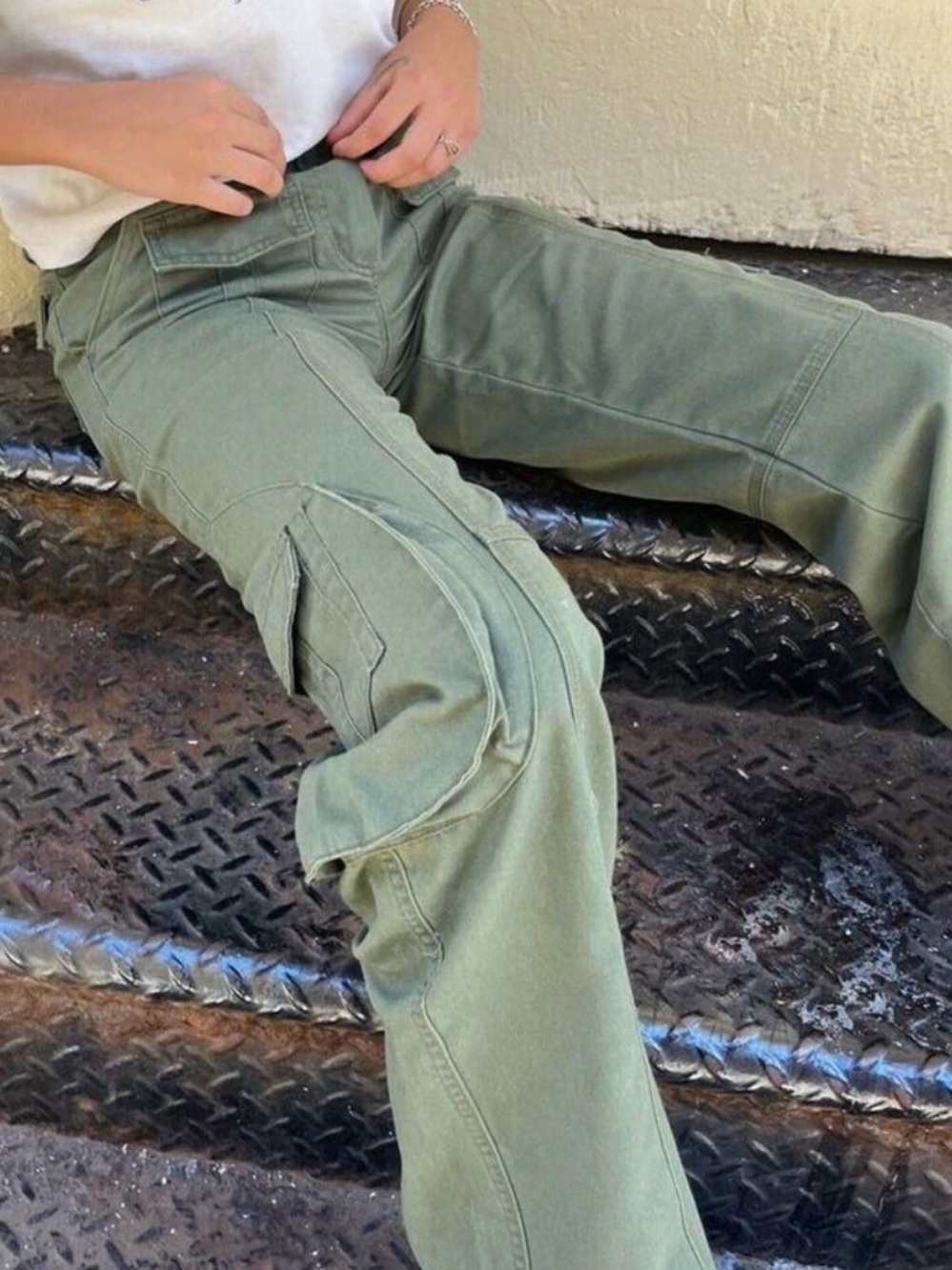 Brandy Melville Kim Cargo Pants in Olive
